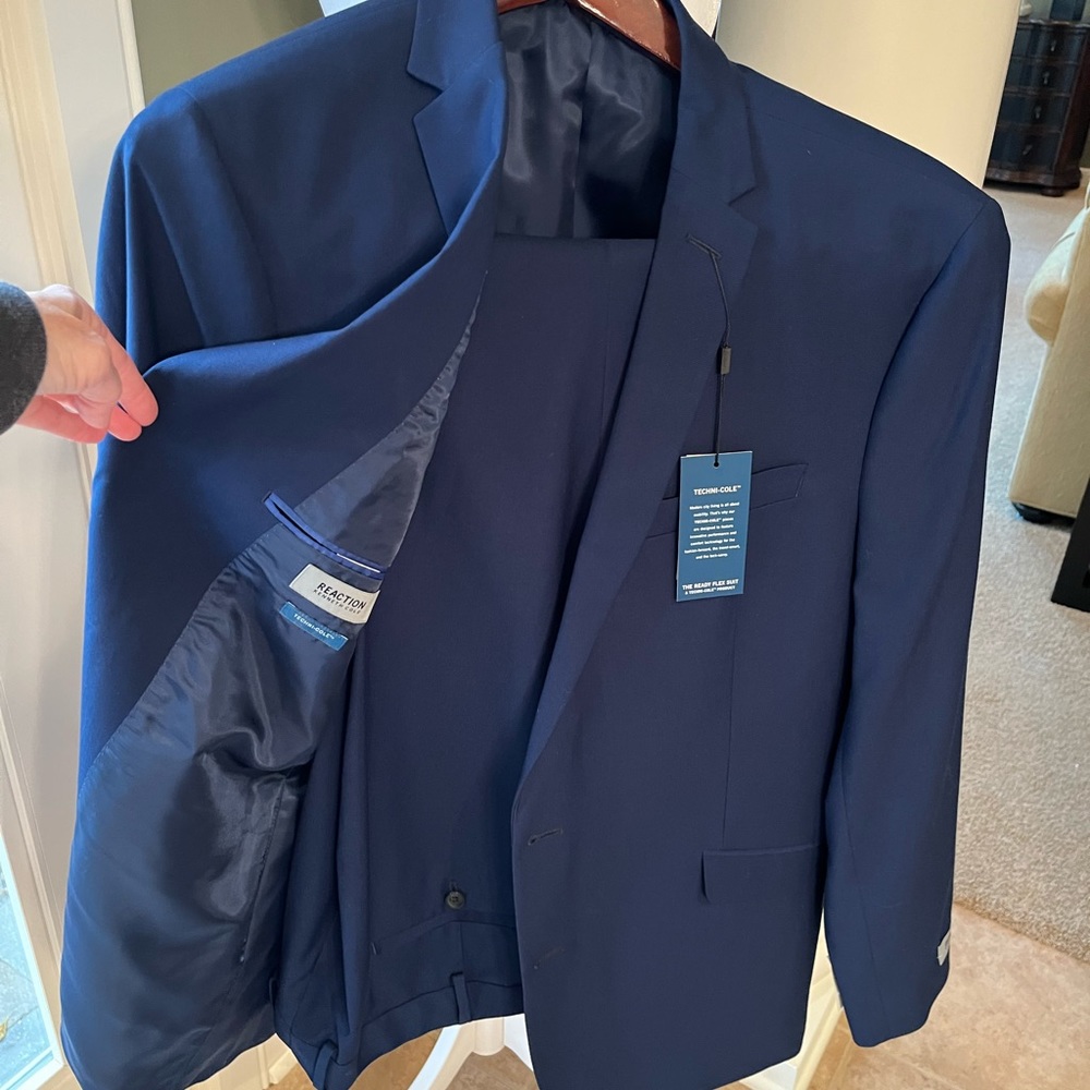 Men’s Kenneth Cole new with tags - 2 suits 48L & 50L